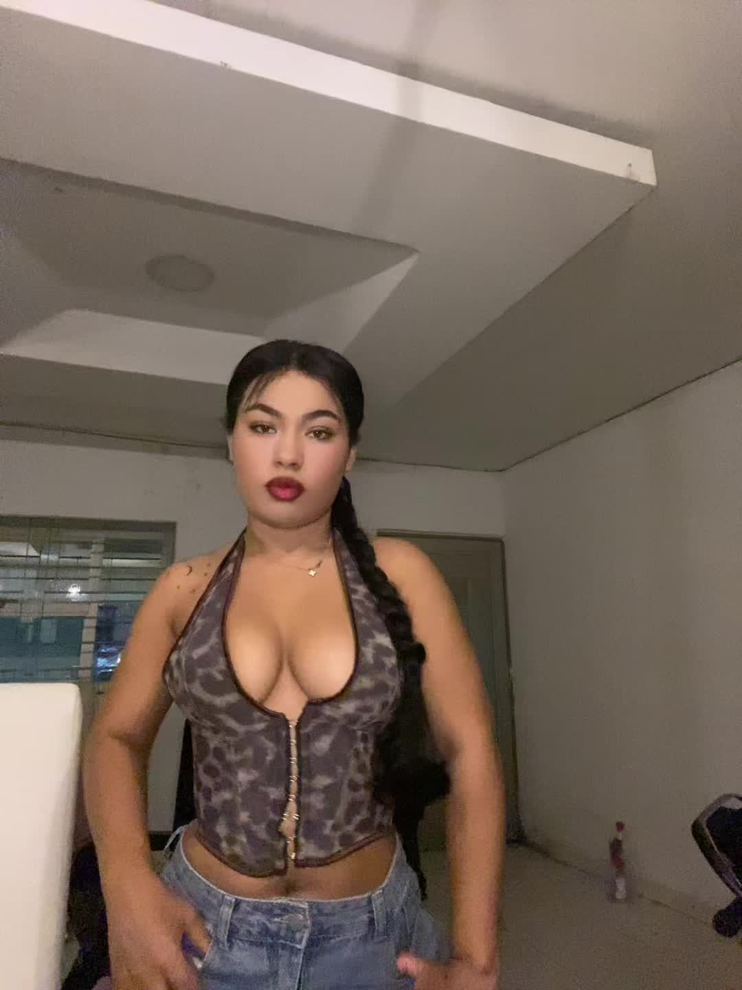@Loraine