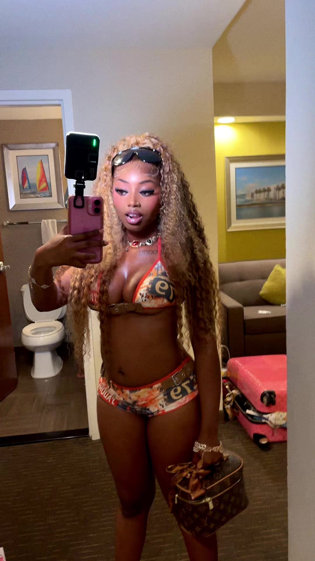 @casheddoutyana_