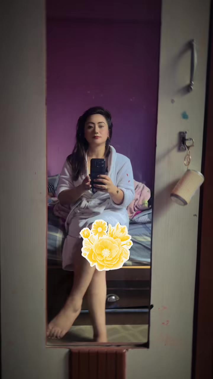 @Hira Maya Waiba