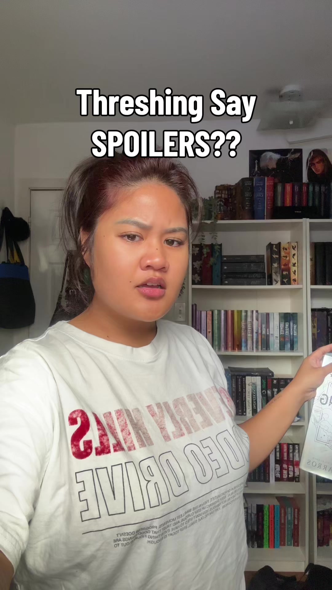 @nikkireadsncries