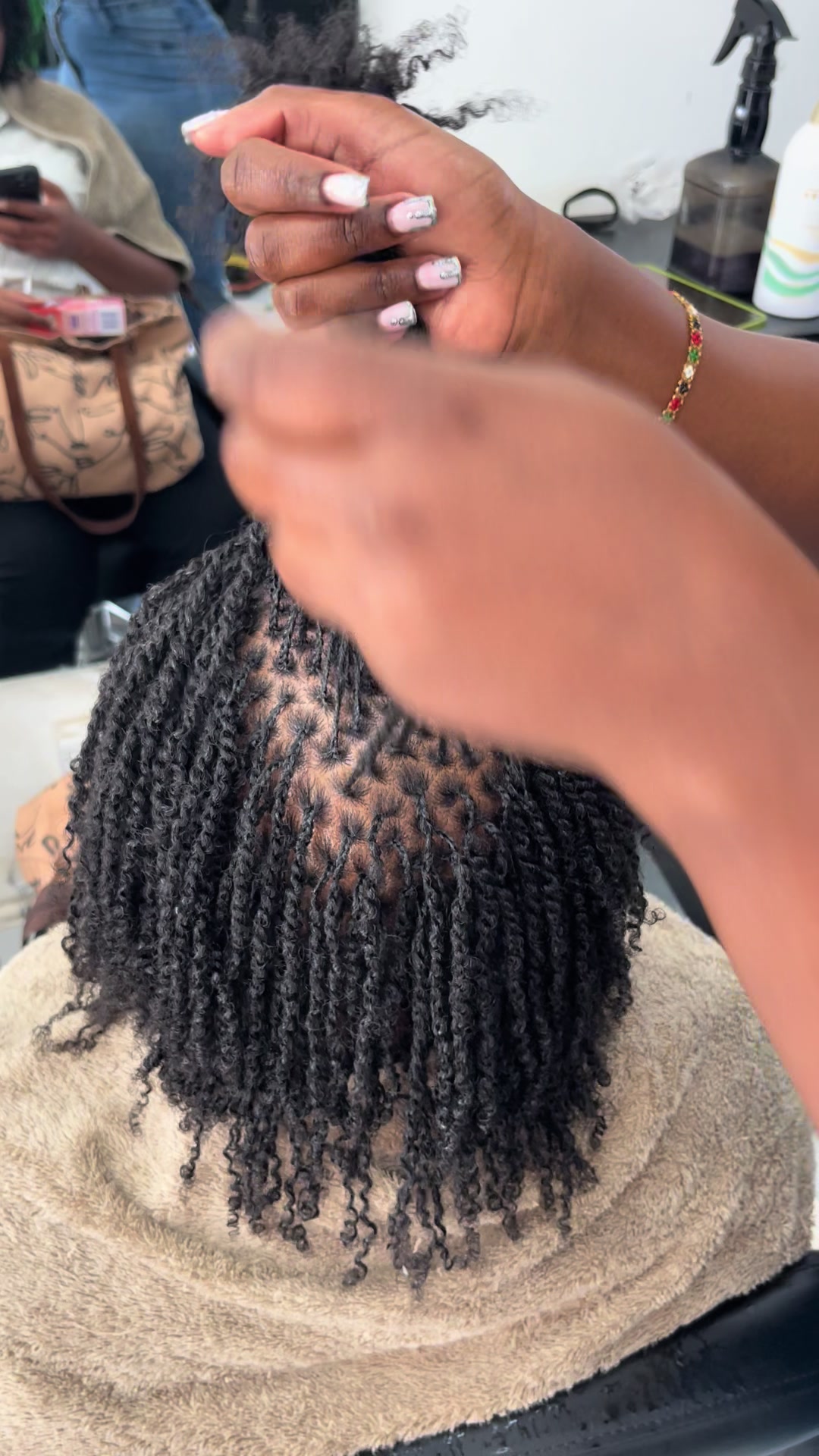 @hair_by_phyll