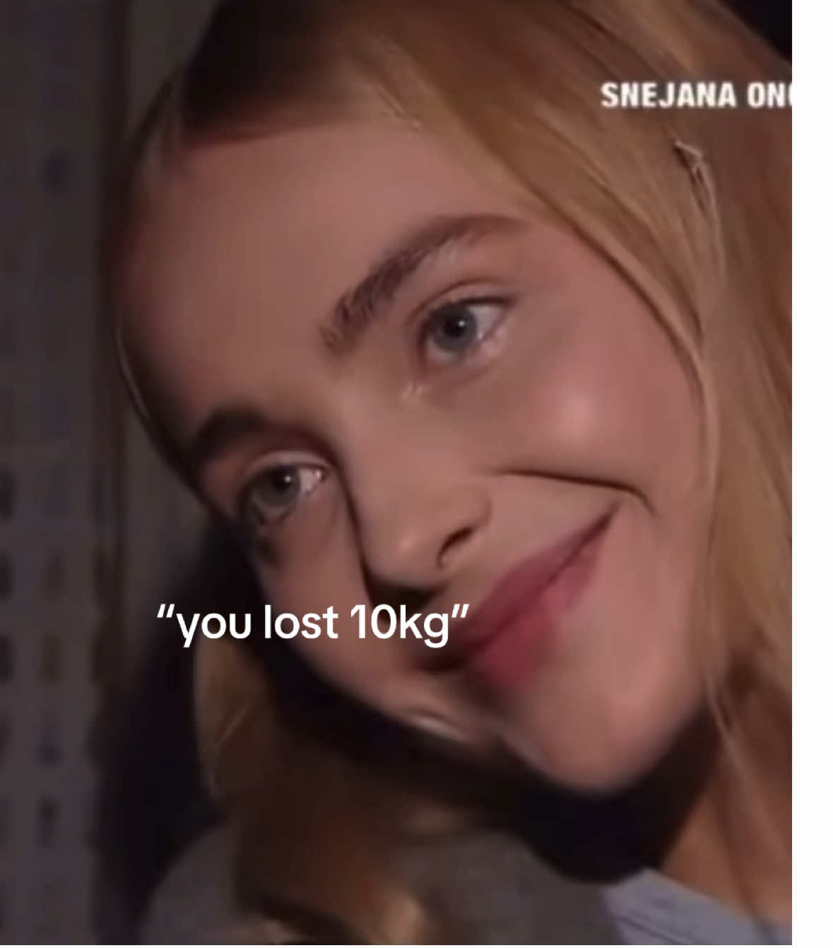 @>ᴗ<