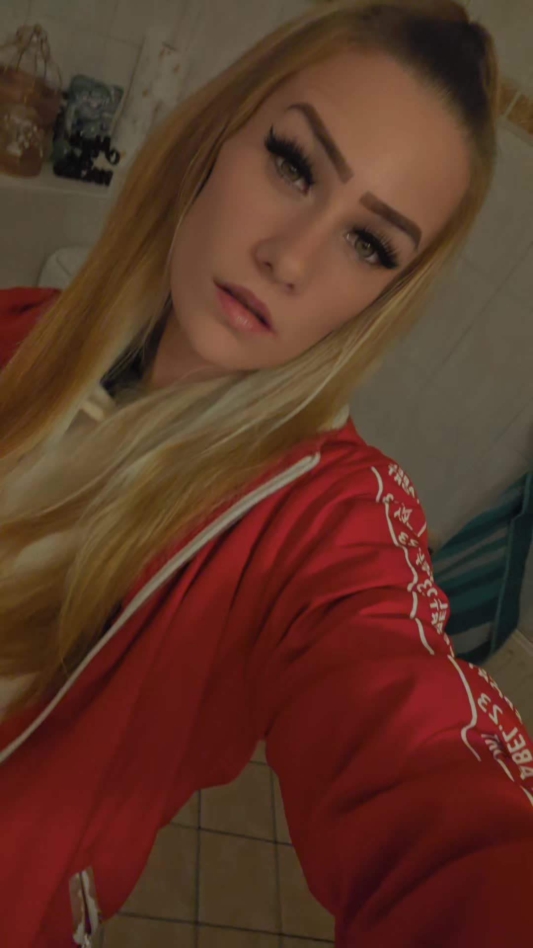 @Kiimii_x3