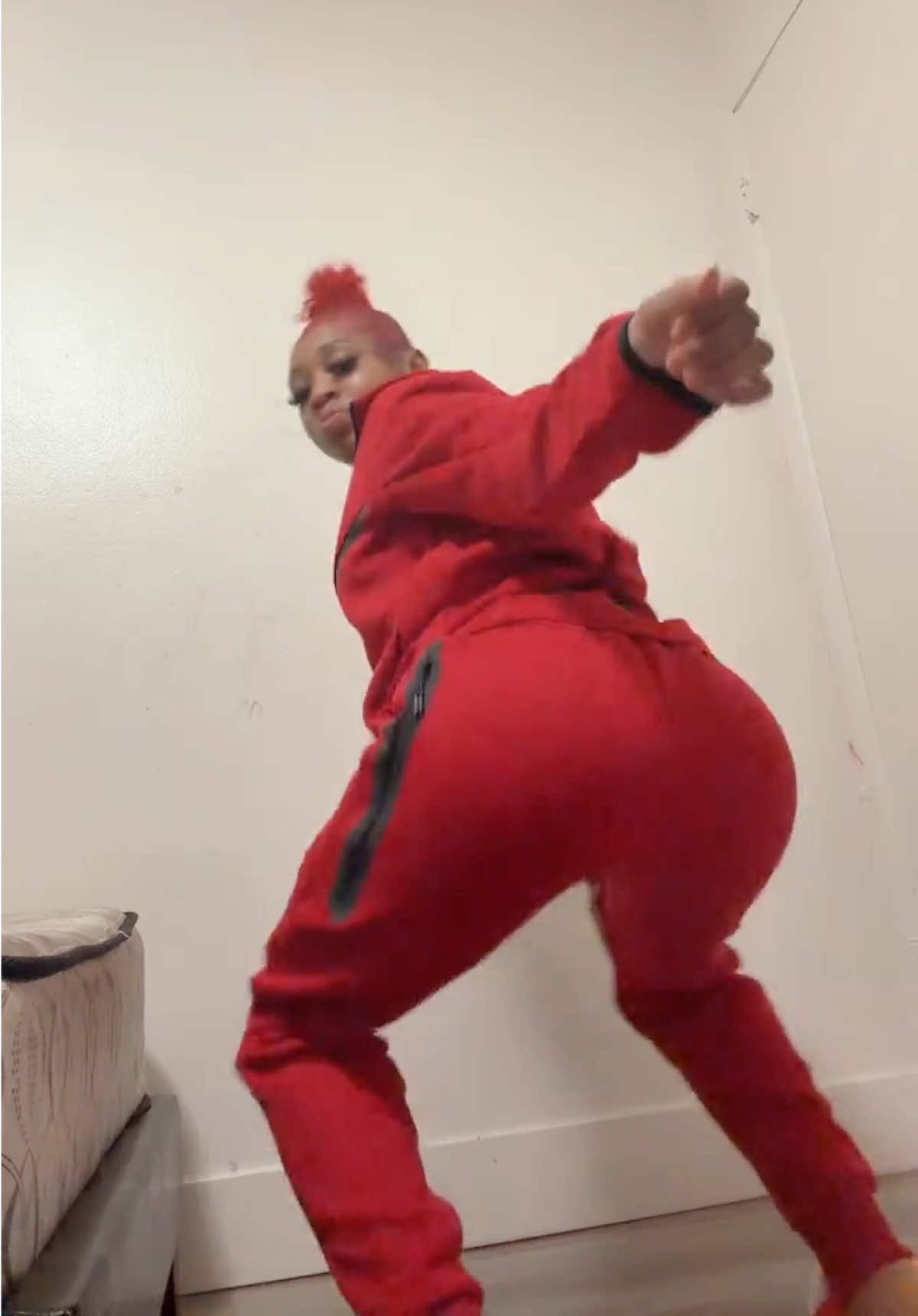 @novabeezyx