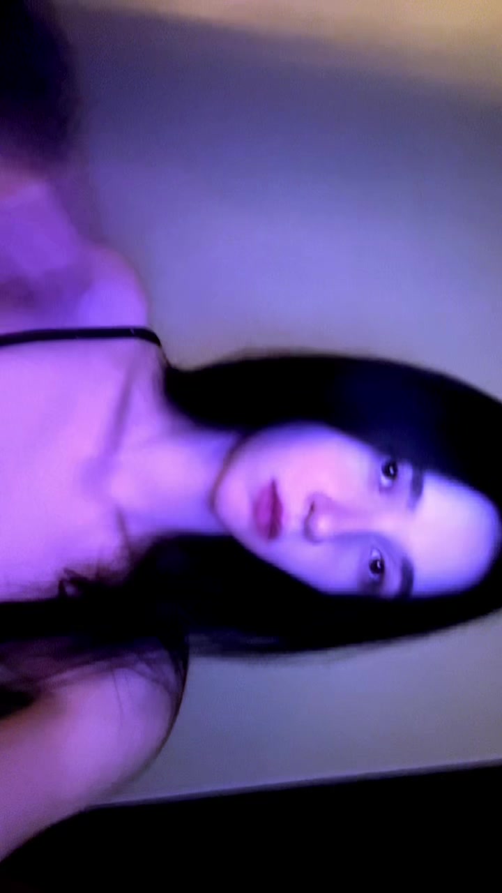 @carolunaris