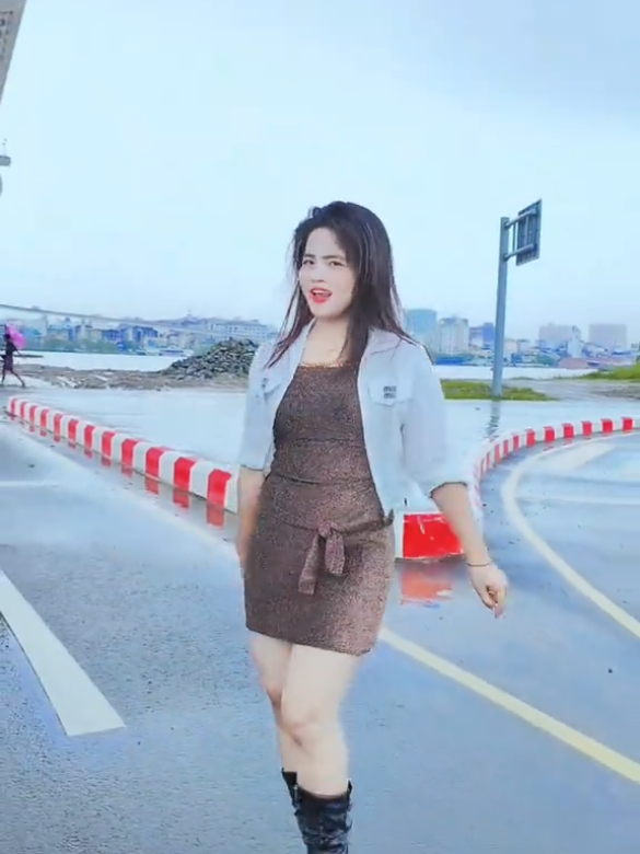 @🇲🇲{ဒလသူလေး}⭐ဇူလိုင်မိုး⭐