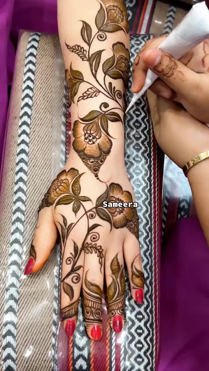 @hennaArtist Samee🖤