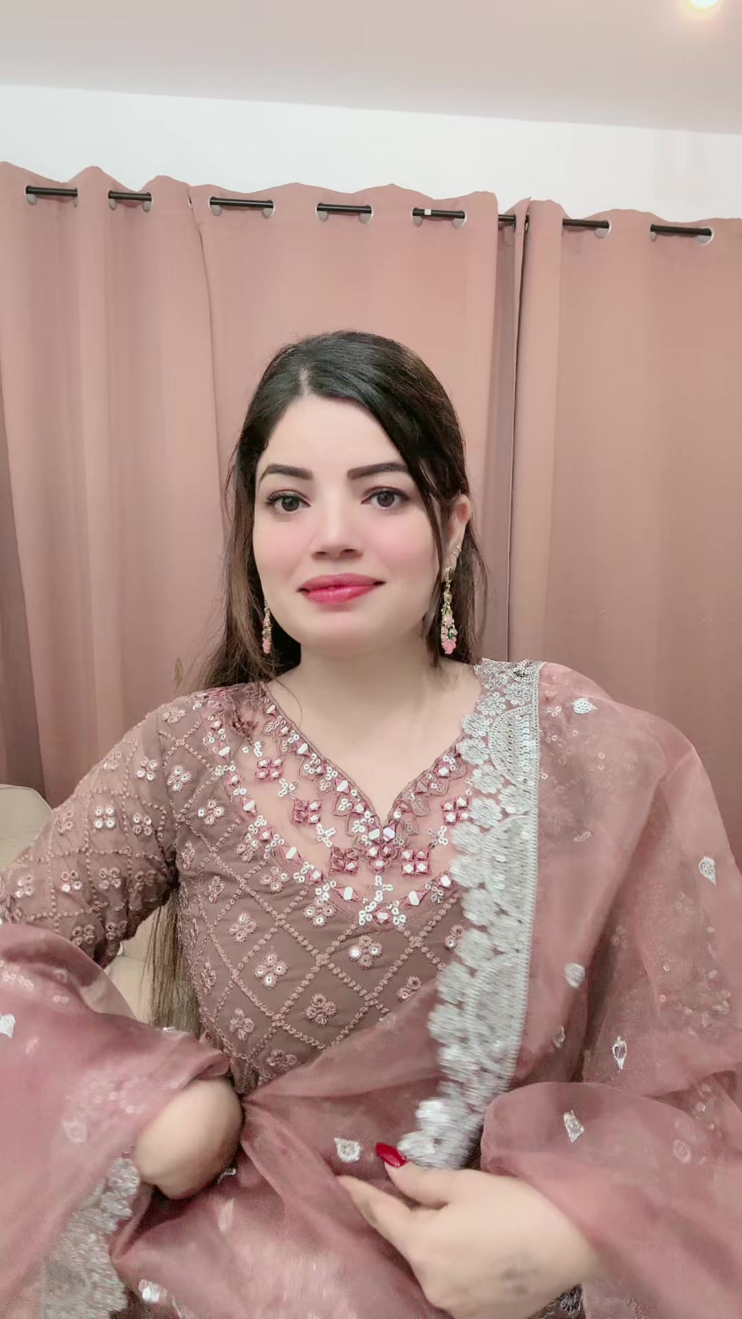 @Ayesha 🇮🇳🇨🇦