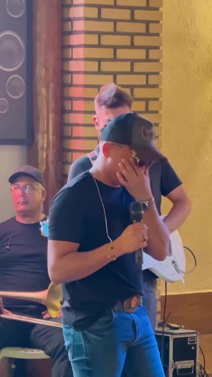 @Santiago🎤