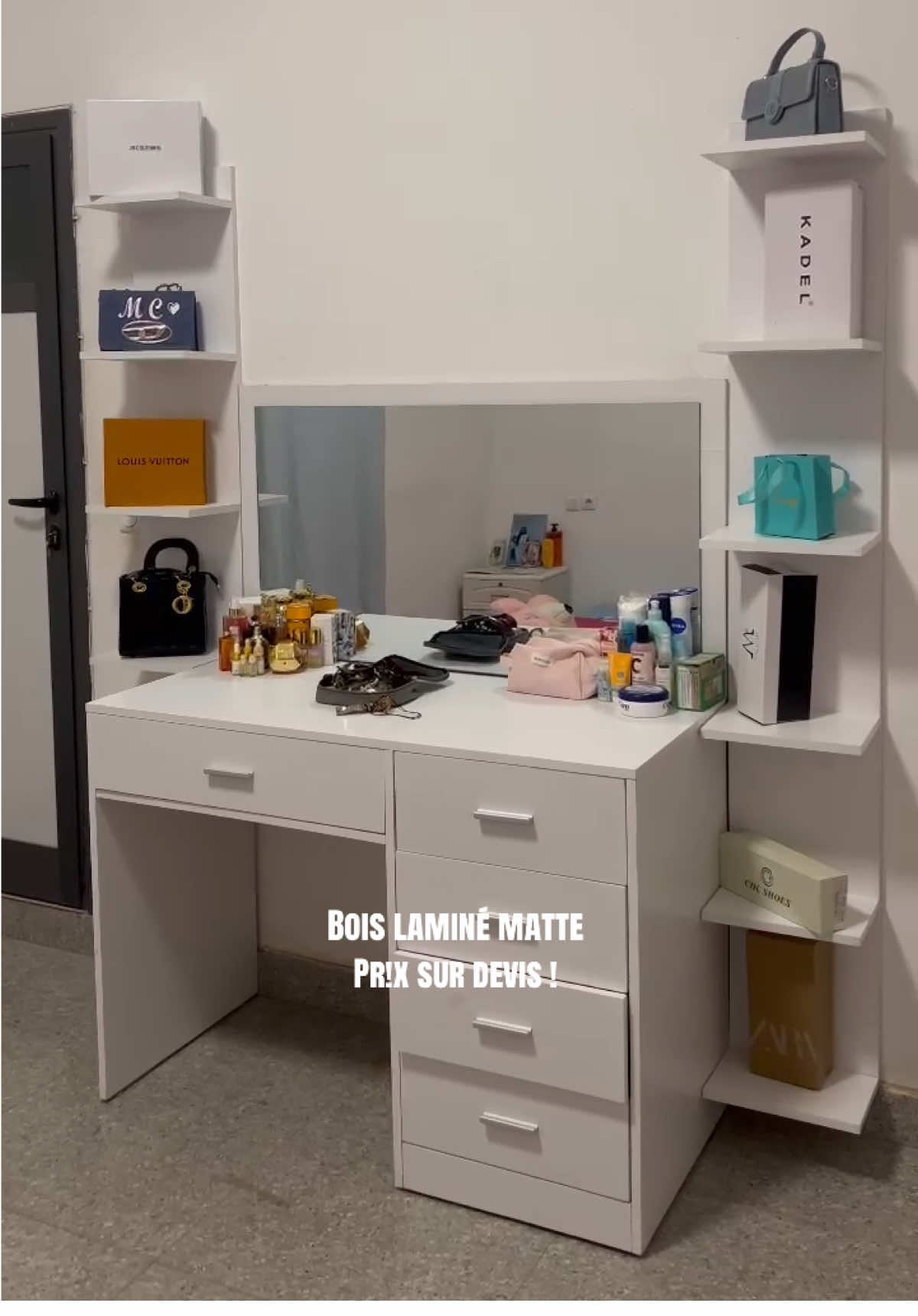 @Chezie