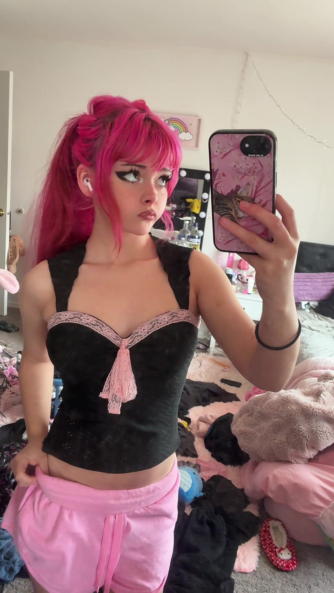@🖤
