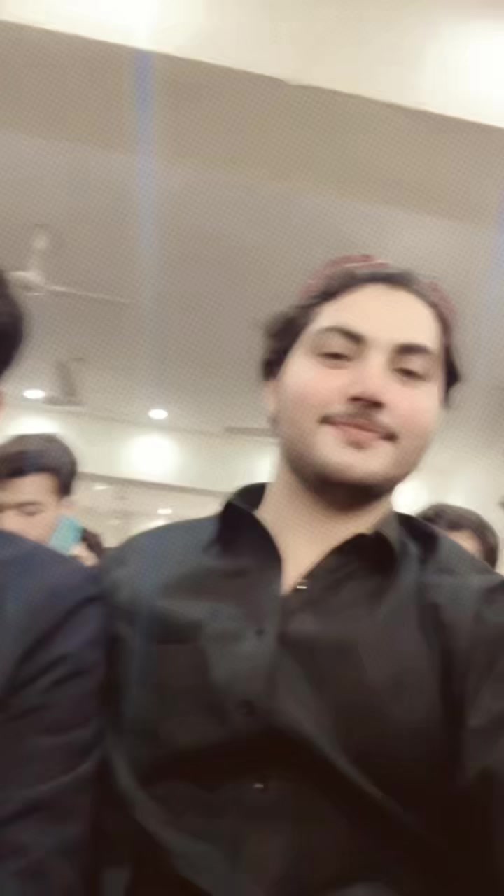 @M AK 👑