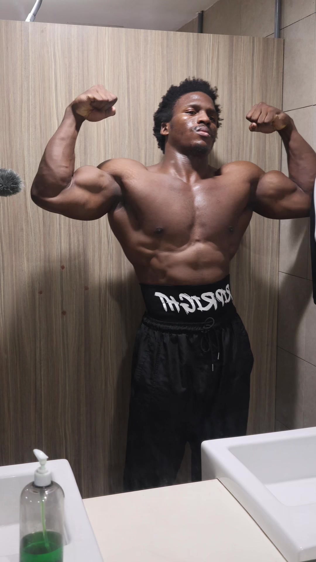 @Muscleboii