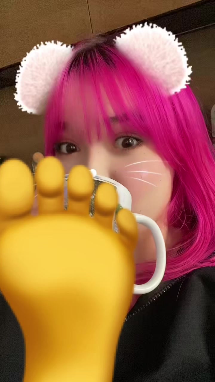 @missshhhulya>_<