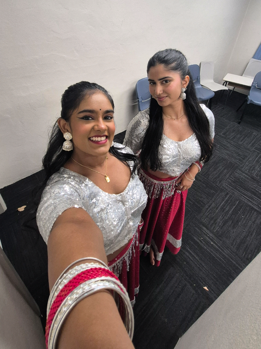 @itsvithia