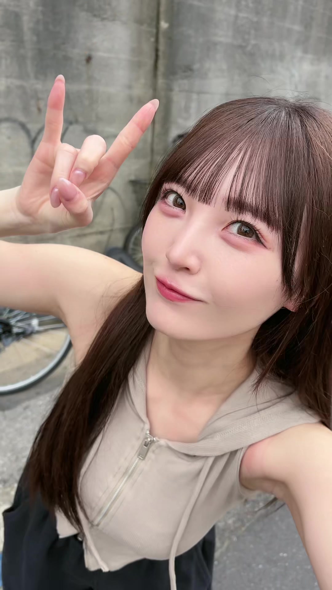 @由良ゆら