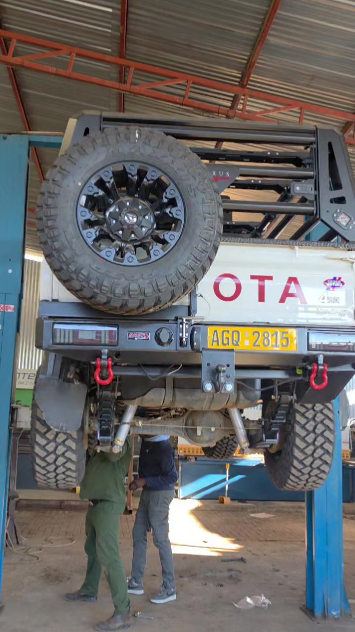 @Robot Auto 4x4 Customs