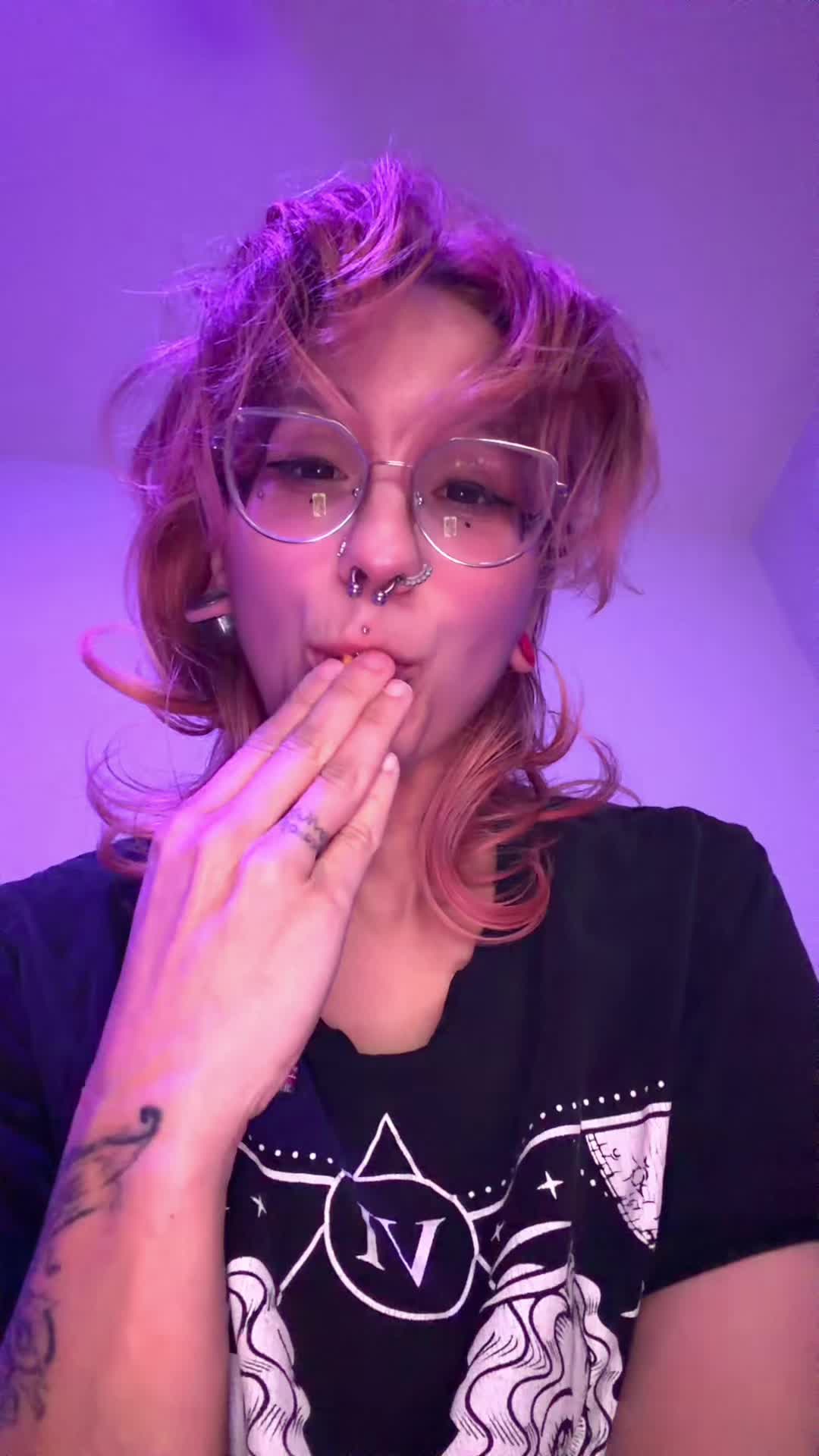 @𝔏𝔢𝔳𝔦 𝔅𝔞𝔭𝔥 🦇