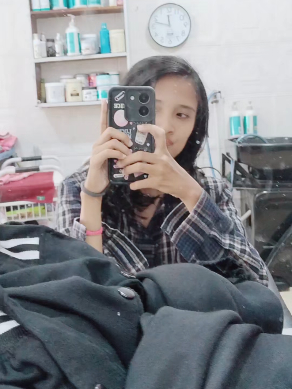 @Nisa228
