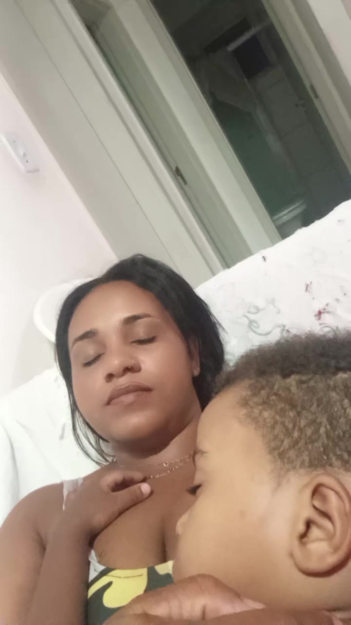 @MamãeTatiiPinheiroOfc