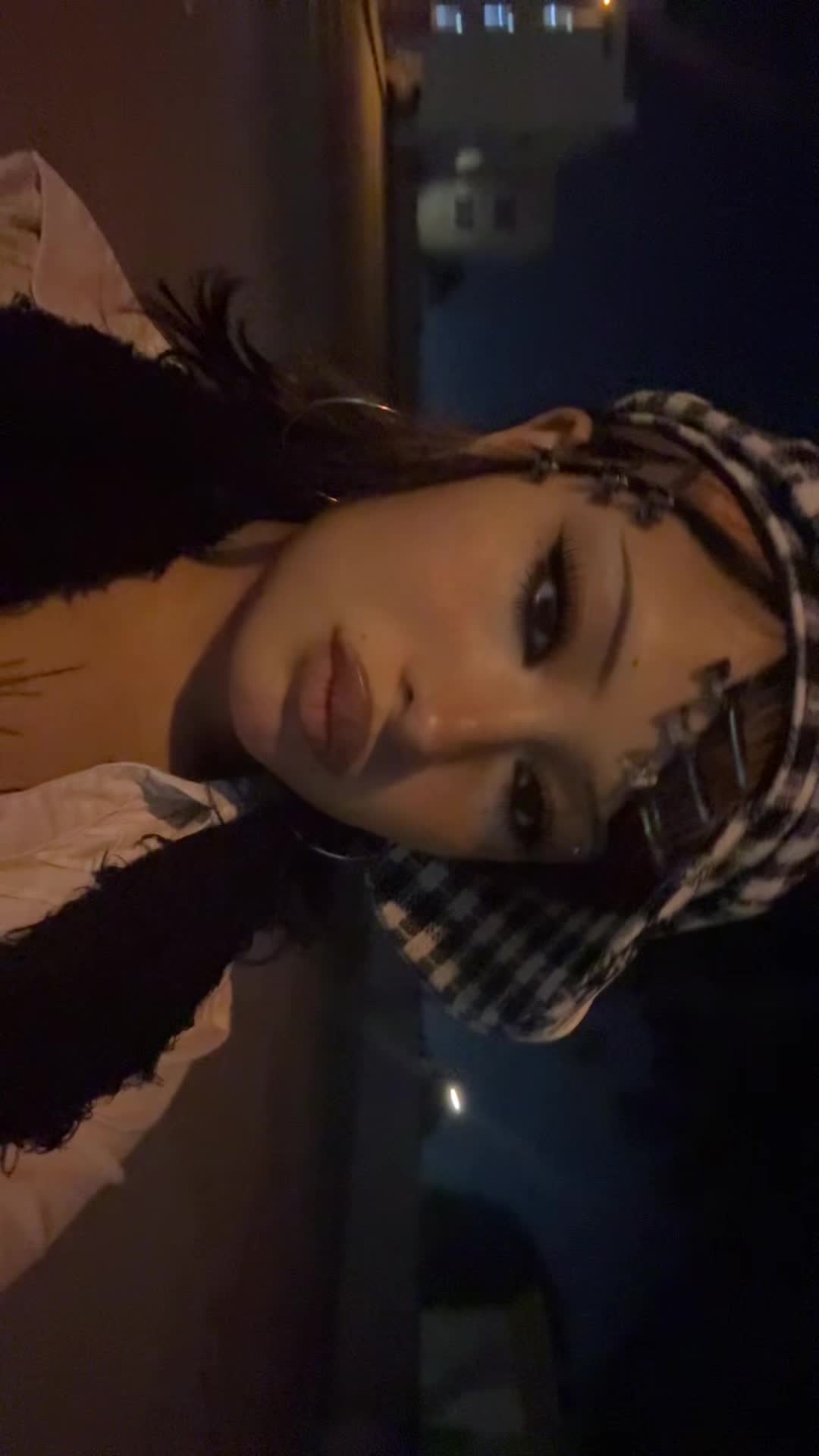 @LadyRobynHood