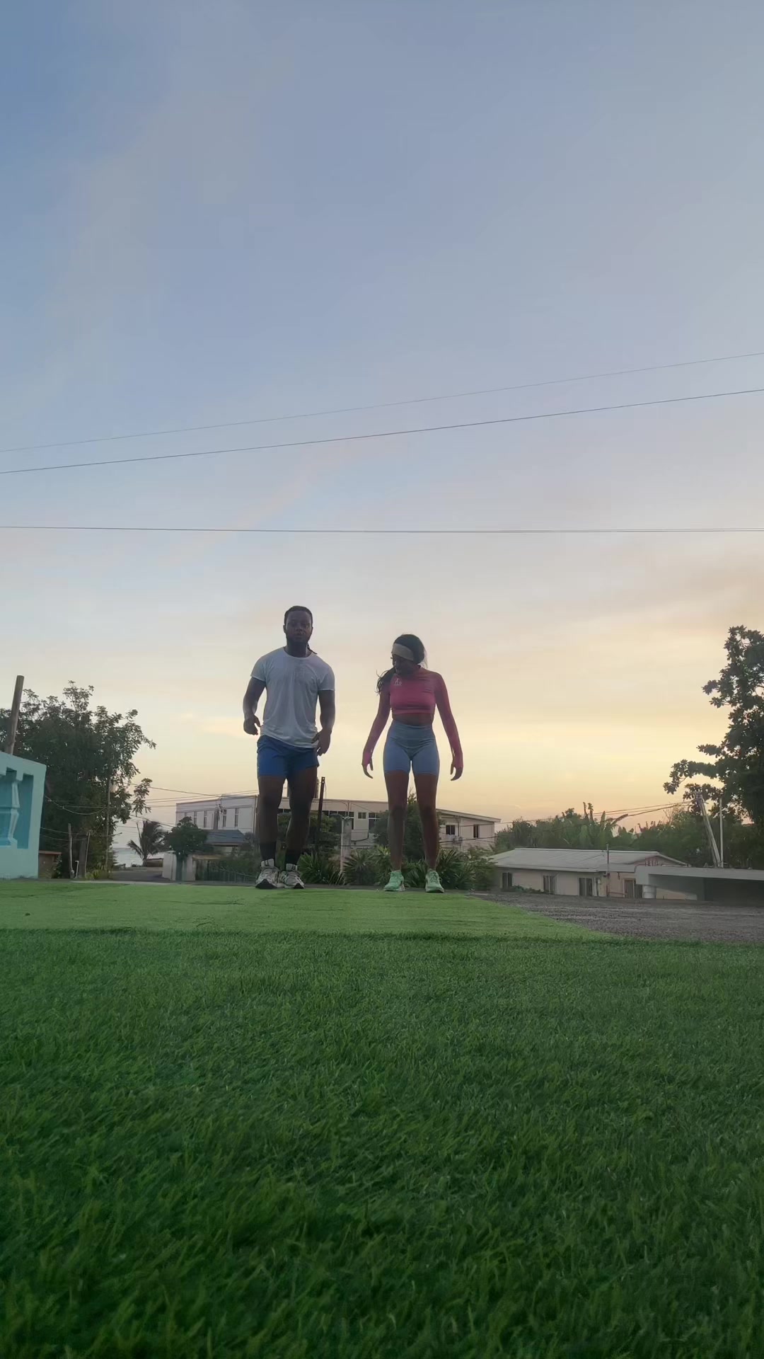 @Gorg3_