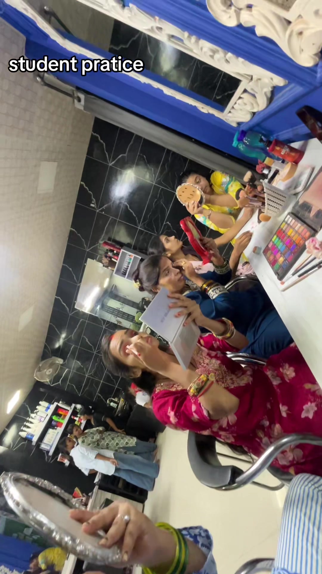 @Roshani beauty salon