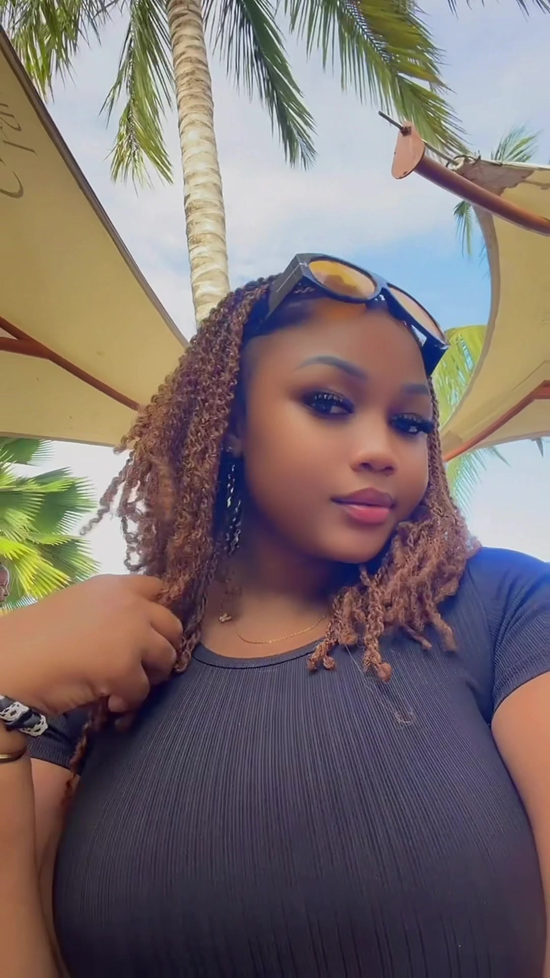 @curvy bree