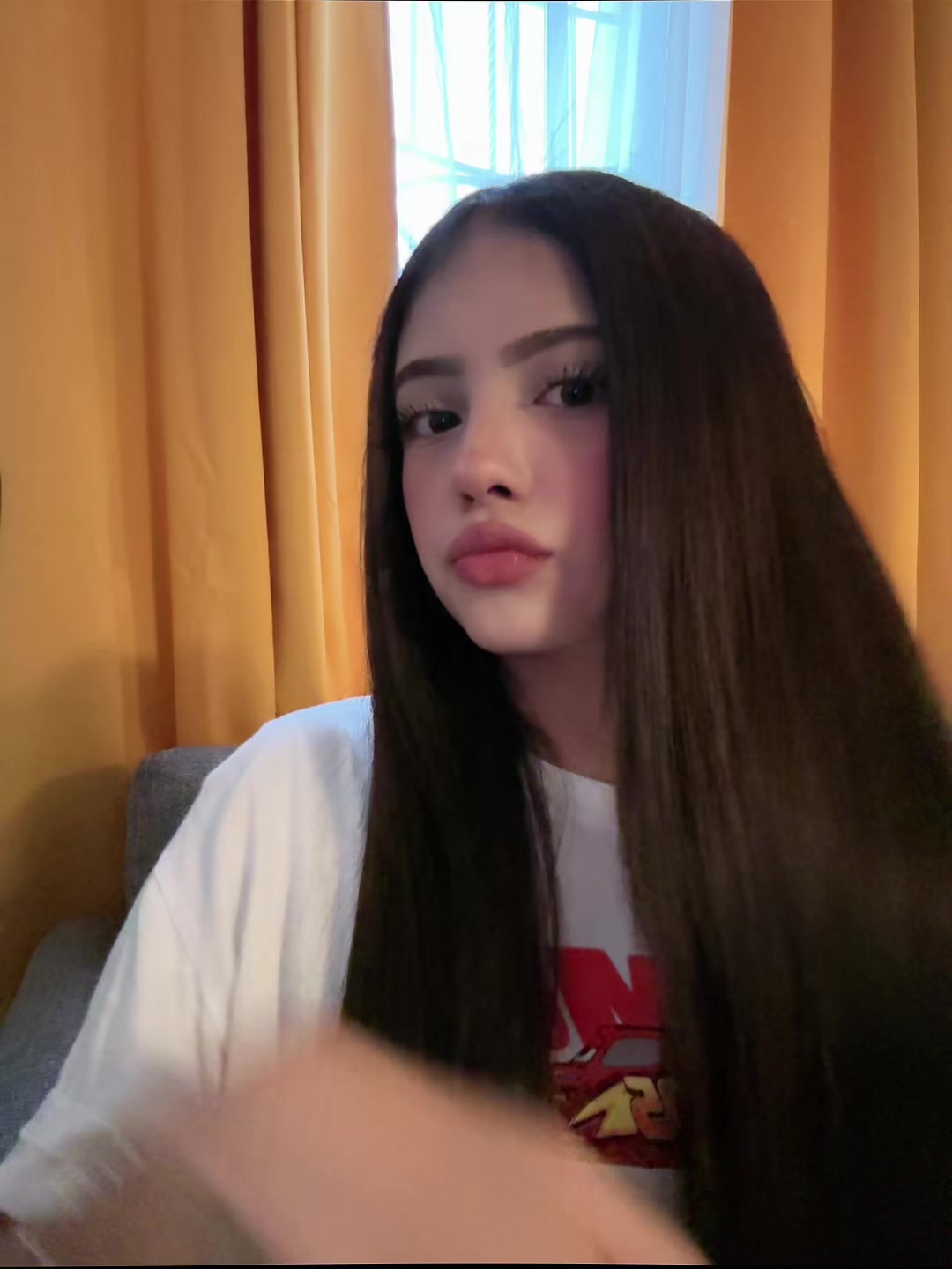 @𝒶𝓁𝒾 🍒