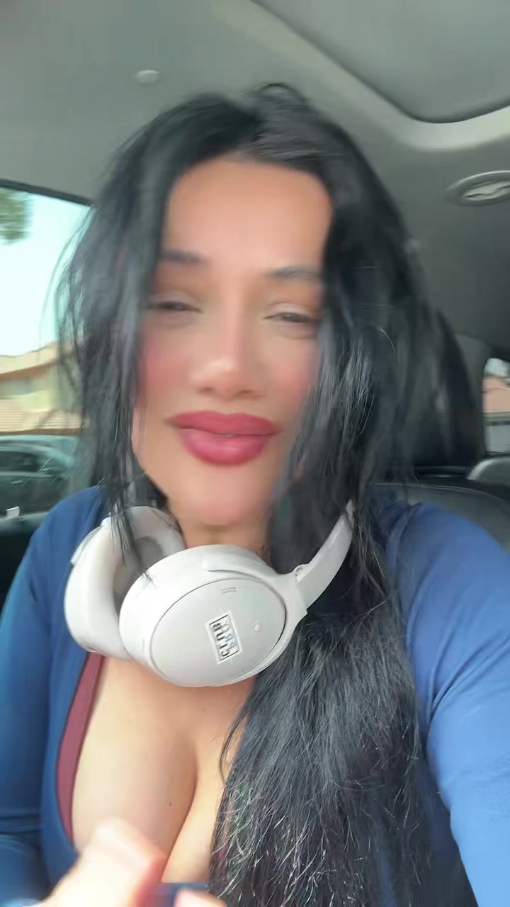 @Stephanie Gomez