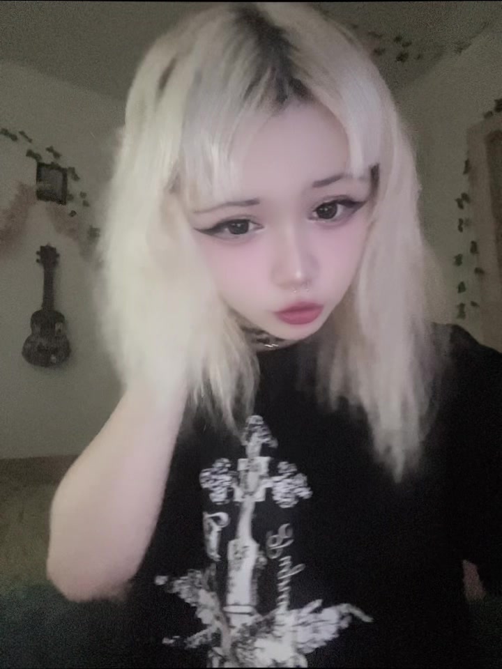 @KeeshiMoshi