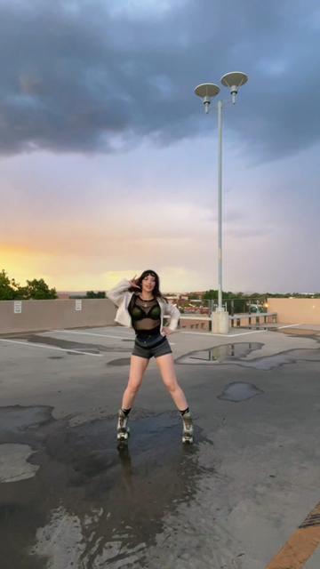 @Jada - Roller Dance Burlesque