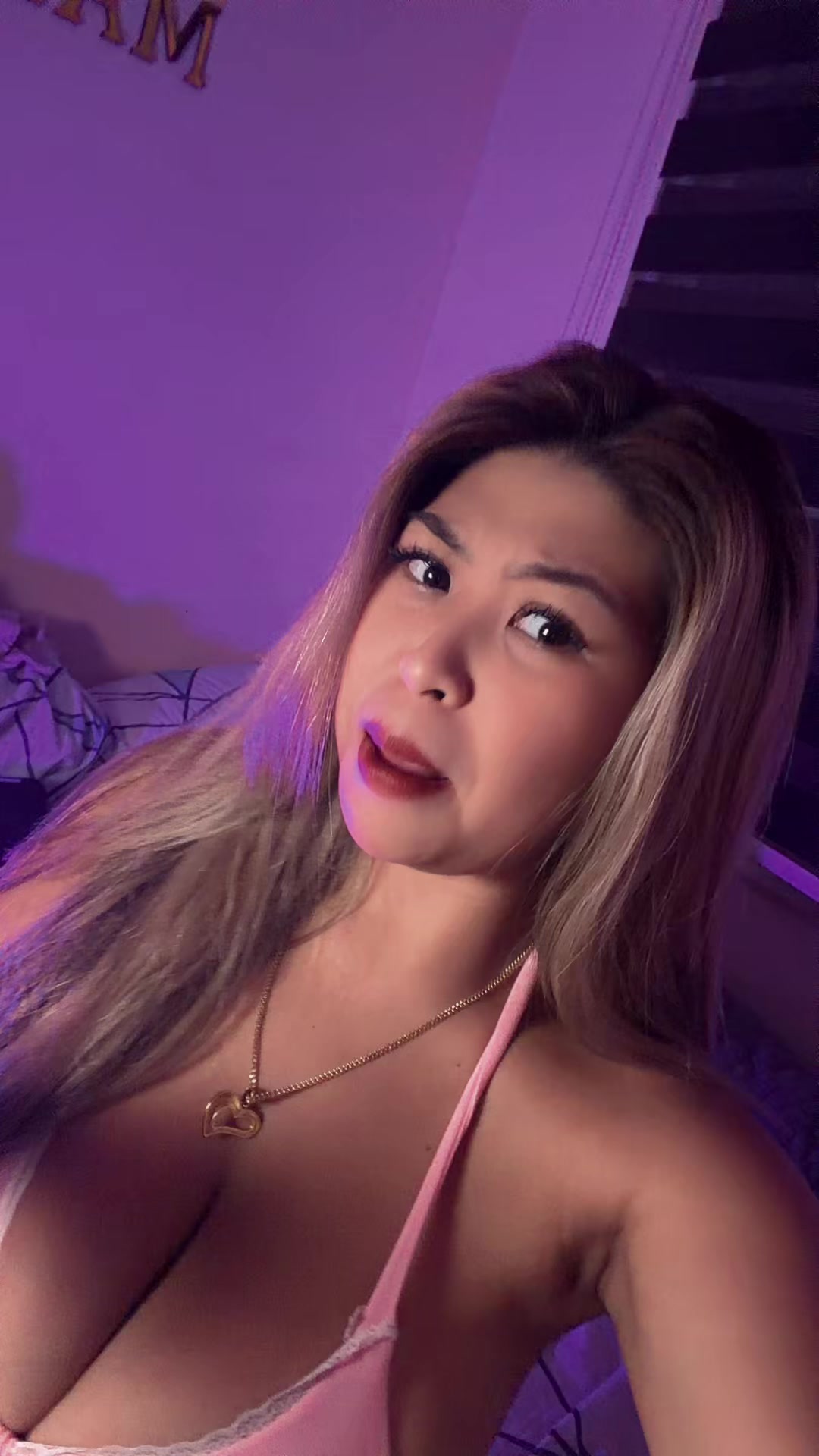 @RoxxieA