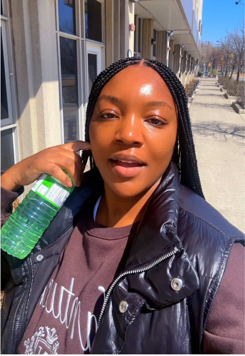 @HoneyB🐝| Solo Traveler