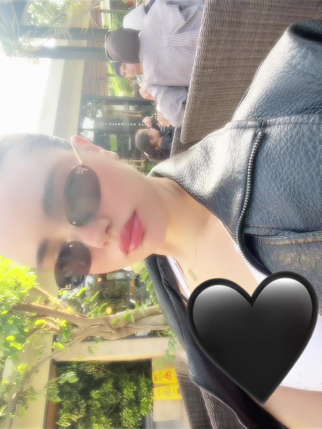 @♕