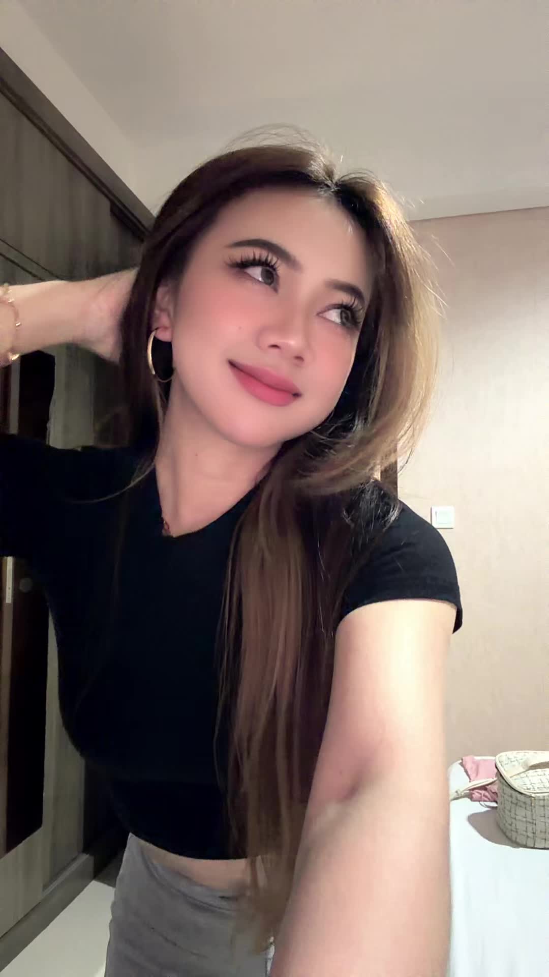 @VELOVE SELLY🌻