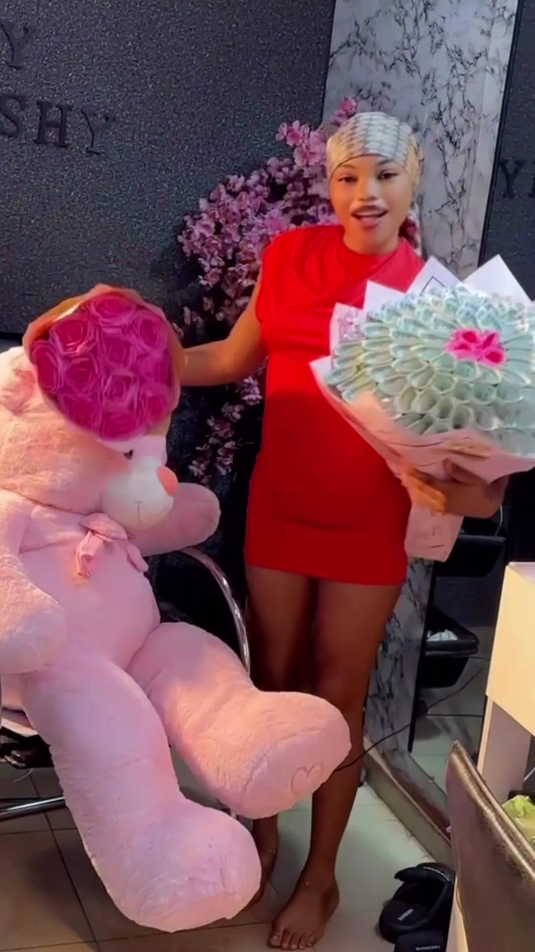 @ROSHEEDAT🎀🥂🌸❤️
