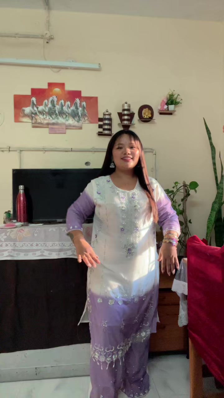 @Gurung sarmi💜
