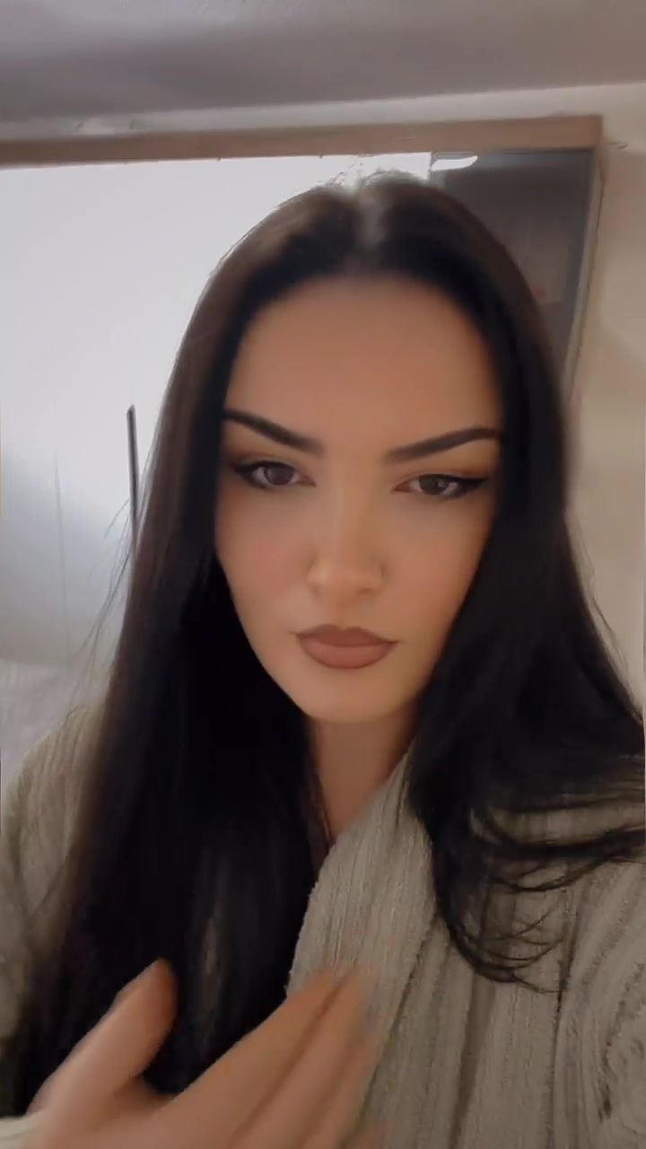 @Anita Halili
