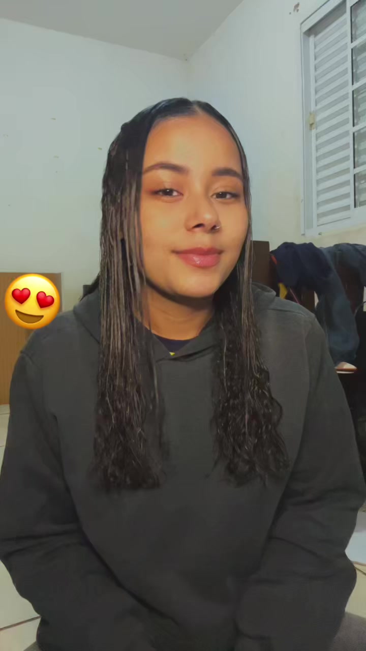 @itsnaraelle