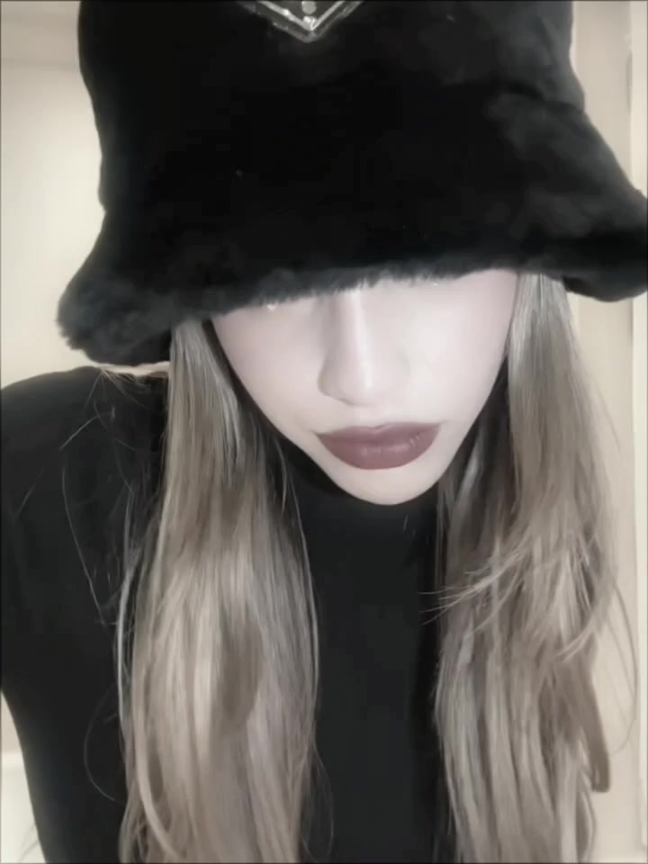 @𝓔𝓶𝓲𝓵𝓲𝓪 &times; 𝓚4𝓸𝓼💫