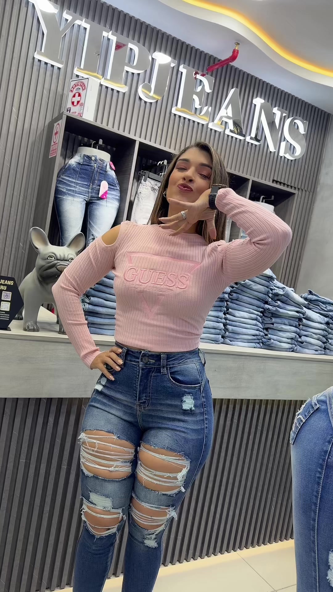@YipJeansPeru