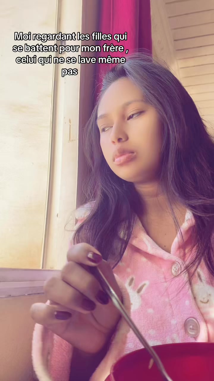 @𝒦ℴ𝓁ℴ𝒾𝓃𝒶 🍒
