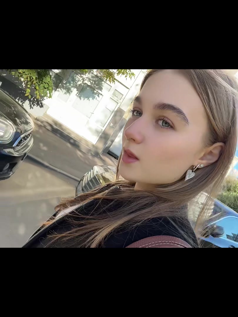 @Мерлин Монро на остановке