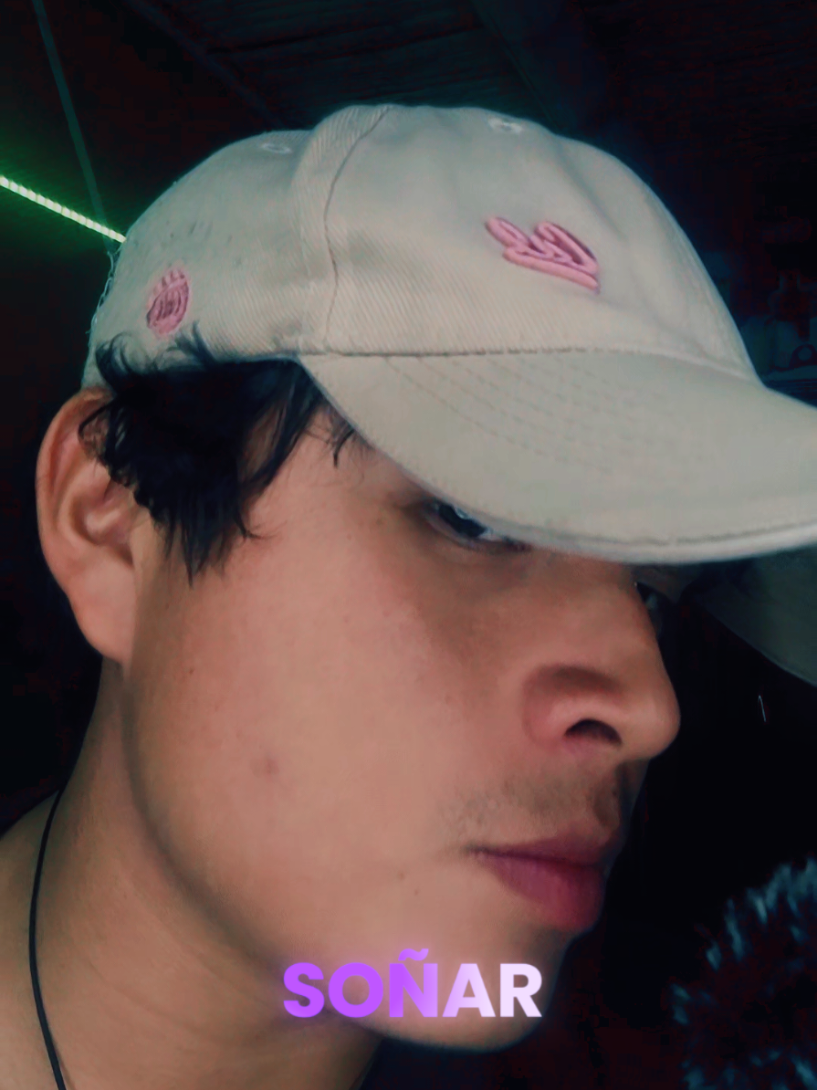 @Adonis García
