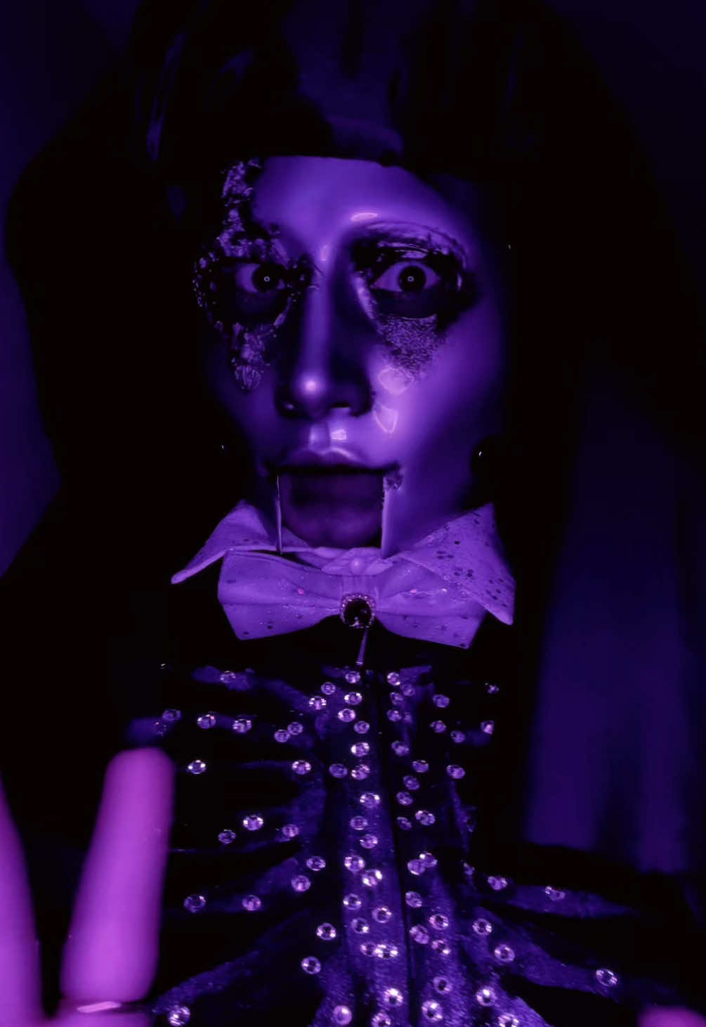 @𝓐𝓶𝓸𝓻𝓲 🦇💜