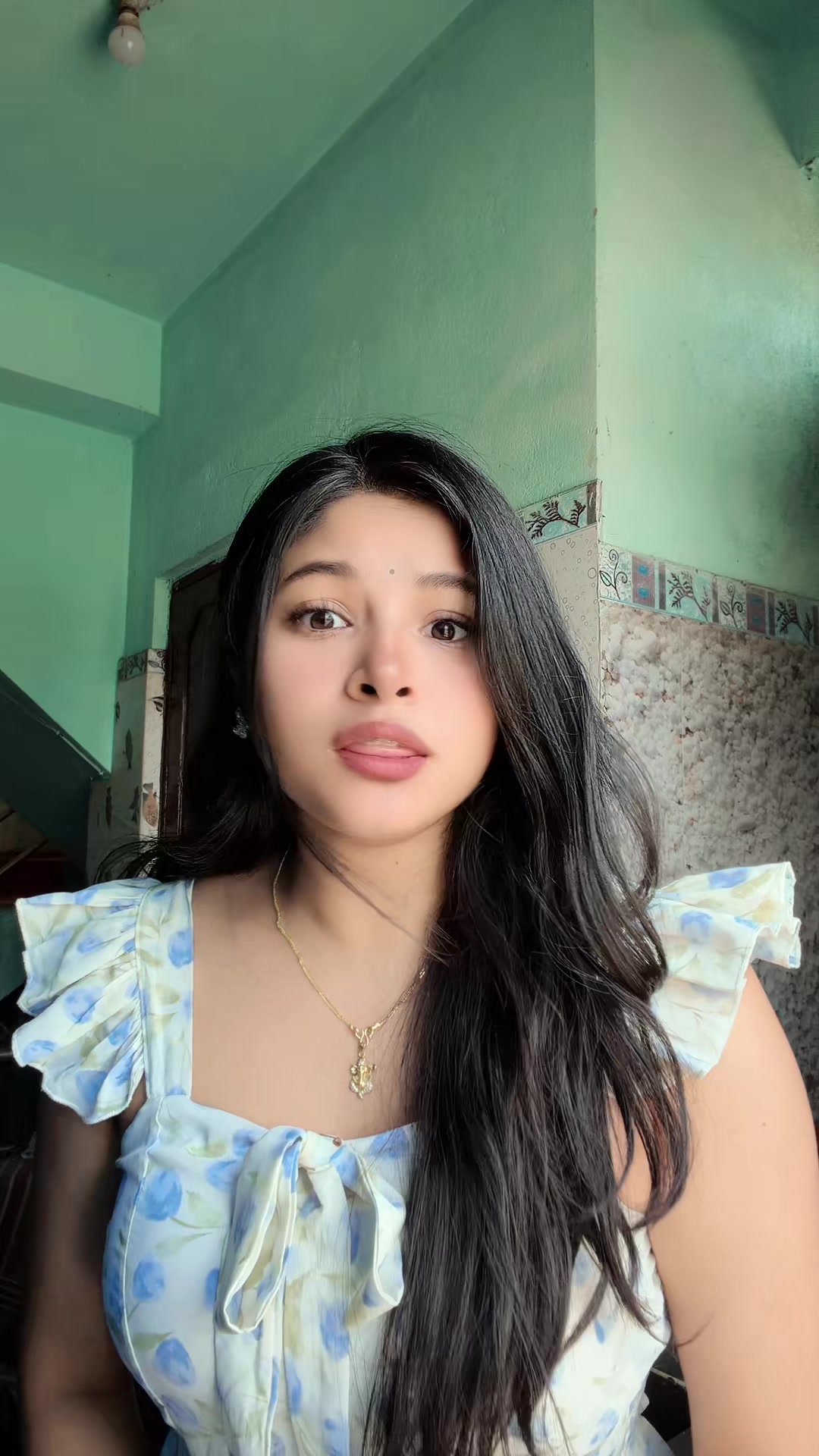 @Khushi🖤
