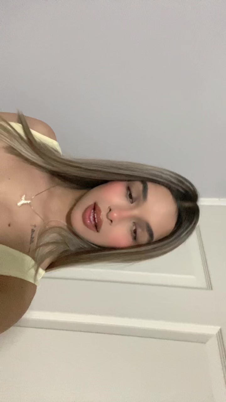 @𝒴