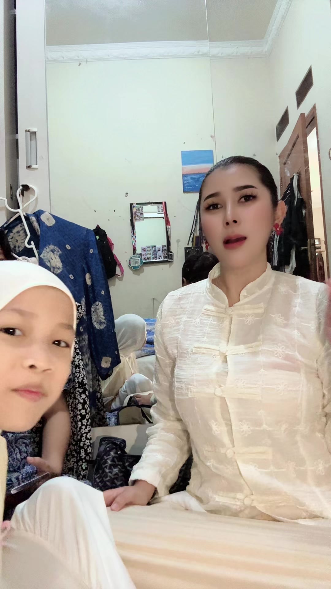 @Dhilalala