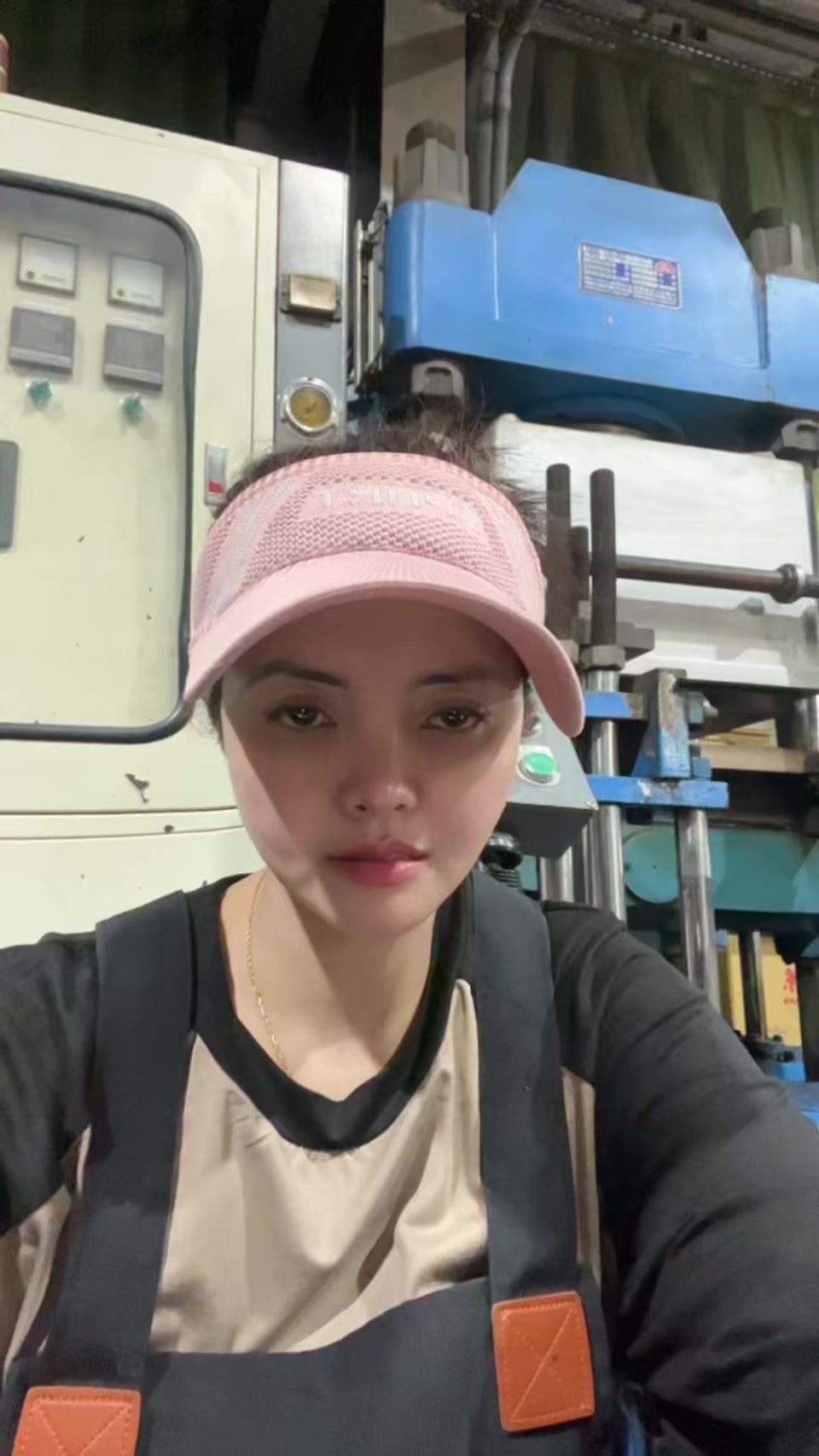 @mia Elleny.